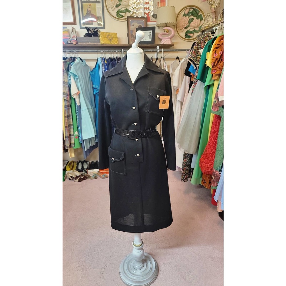 M/L Michael Casuals black knit button front dress